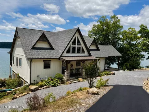 1839 Stone Bridge Dr, Dandridge, TN 37725