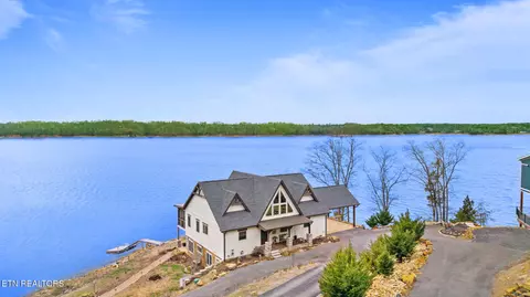 1839 Stone Bridge Dr, Dandridge, TN 37725