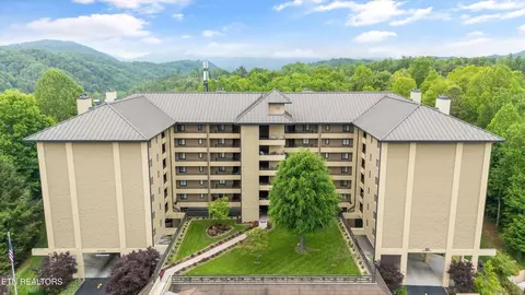 1704 Hidden Hills Rd #108, Gatlinburg, TN 37738