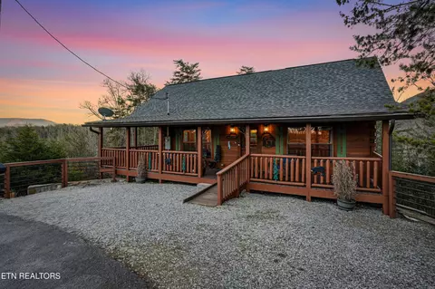 1713 Bear View Rd, Sevierville, TN 37876