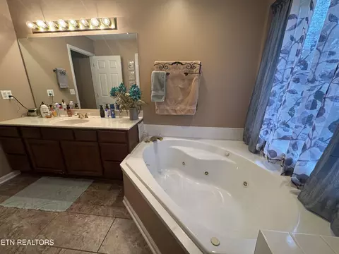 7805 Silverbridge Ct, Powell, TN 37849 photo 24