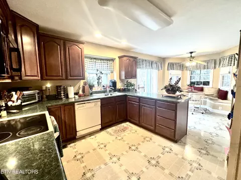 7805 Silverbridge Ct, Powell, TN 37849 photo 18