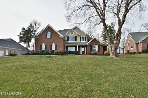 769 Oak Chase Blvd, Lenoir City, TN 37772