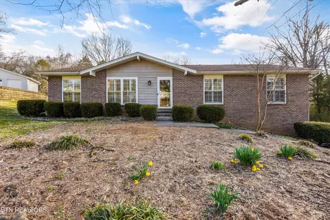 8802 Gatwick Dr, Knoxville, TN 37922