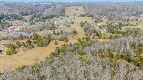 9406 Heiskell Rd, Heiskell, TN 37754 photo 4
