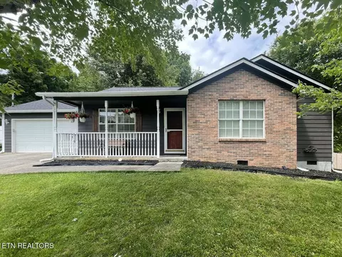 8272 Oak Terrace Ln, Powell, TN 37849