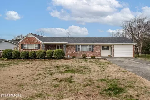 978 N Linden Dr, Alcoa, TN 37701