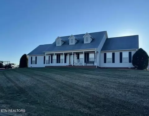 2190 Misty Ridge Dr, Lenoir City, TN 37772