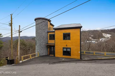 1253 Bavarian Way, Gatlinburg, TN 37738