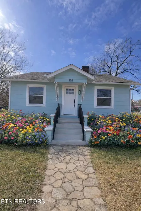 315 Meadow View Rd, Knoxville, TN 37914