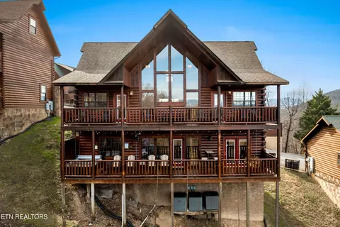 1549 Bears Den Way, Sevierville, TN 37862