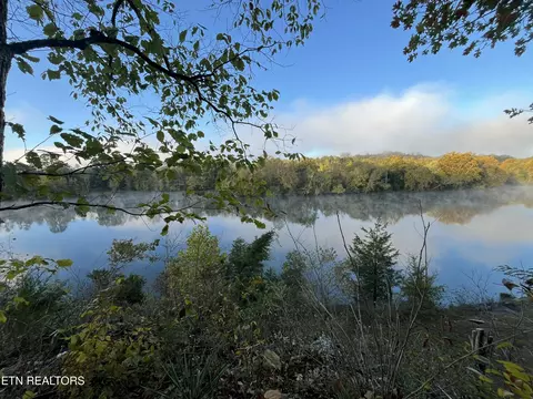 176 Lakewood Estates Ln, Harriman, TN 37748