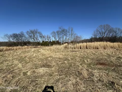 000 Randolph Fridley Rd, Sweetwater, TN 37874