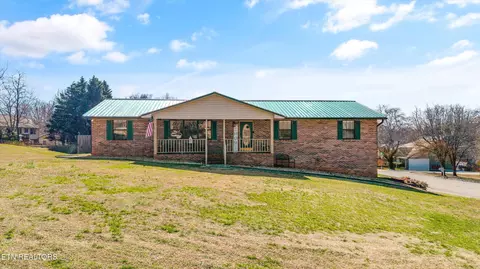 1410 Carowinds Cir, Maryville, TN 37803