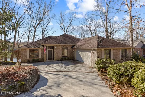 53 Quail Hollow Dr, Crossville, TN 38555