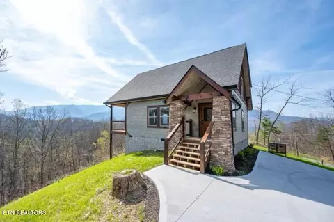 719 Upper Windsor Way, Gatlinburg, TN 37738