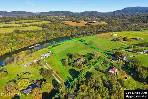 1021 Graves Rd, Strawberry Plains, TN 37871