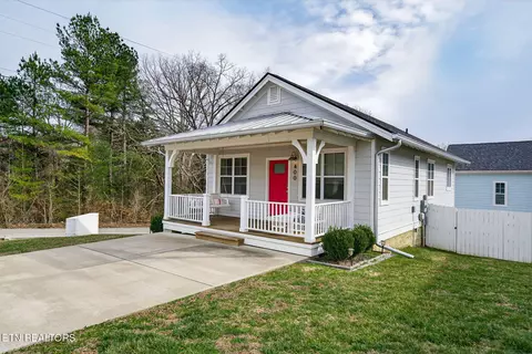 400 Juniper Dr, Cookeville, TN 38501