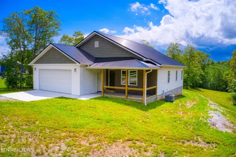 760 Rockview Rd, Jamestown, TN 38556