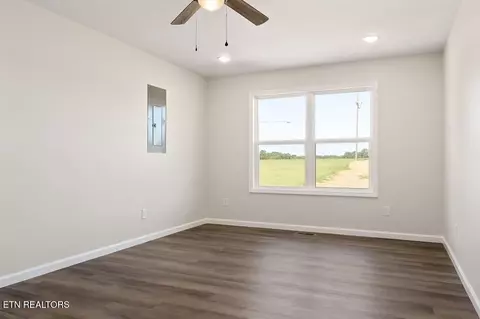 Bedroom - 14305 Old Kentucky Rd, Walling, TN 38587 photo 5 of 6