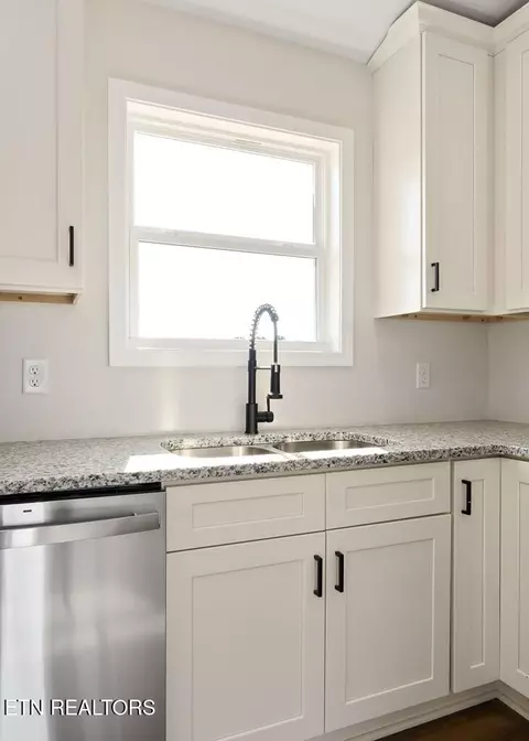 Kitchen - 14305 Old Kentucky Rd, Walling, TN 38587 photo 1 of 1