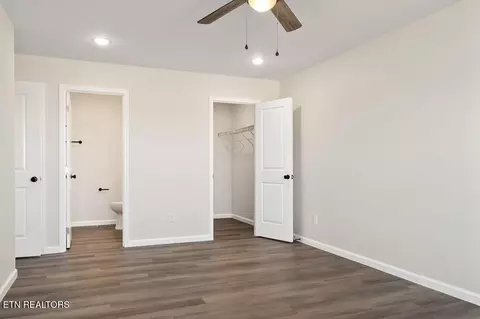 Bedroom - 14305 Old Kentucky Rd, Walling, TN 38587 photo 6 of 6