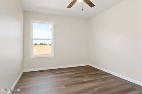 Bedroom - 14305 Old Kentucky Rd, Walling, TN 38587 photo 1 of 6