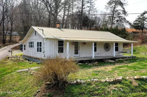 301 Gage Rd, Philadelphia, TN 37846