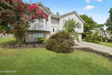 7447 Twin Brooks Blvd, Knoxville, TN 37918