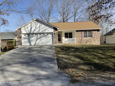 1037 Mohave Dr, Crossville, TN 38572
