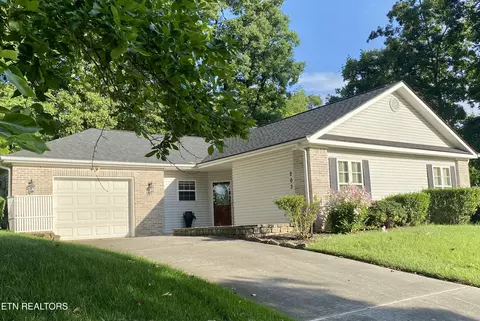 203 Seminole Cir, Loudon, TN 37774