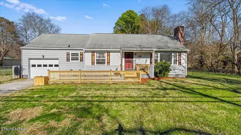 3512 Whittle Springs Rd, Knoxville, TN 37917