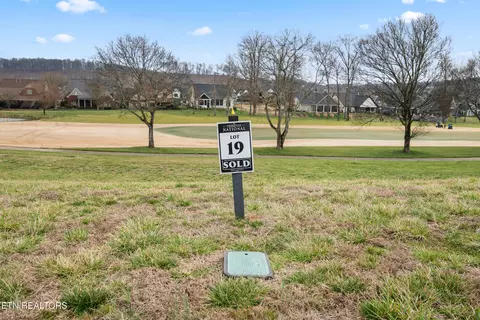 445 Mockingbird Ln, Loudon, TN 37774