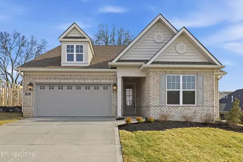 914 Shasta Daisy Rd, Farragut, TN 37934