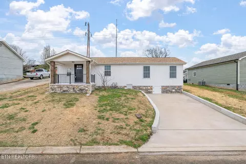 902 Summer St, Loudon, TN 37774