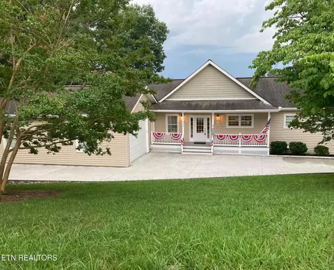 111 Deer Run Pt, La Follette, TN 37766