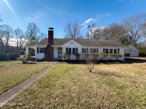 5513 Lake Shore Dr, Knoxville, TN 37920