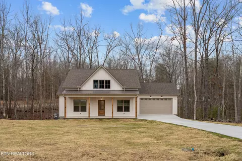7058 Topez Dr, Crossville, TN 38572