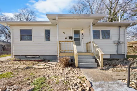102 Glendale Ln, Oak Ridge, TN 37830