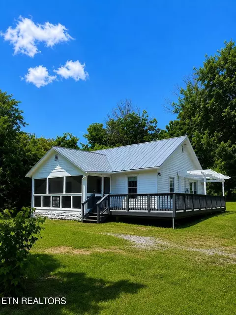 1825 Newman Town Rd, Pigeon Forge, TN 37862