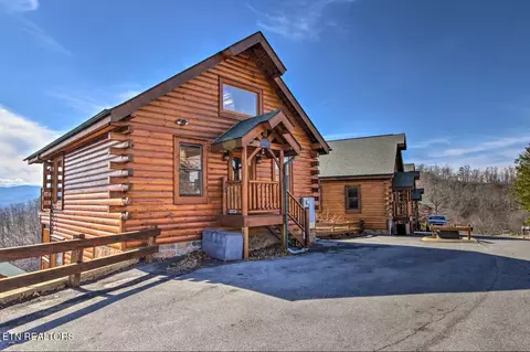 2310 Top Of The World Dr, Sevierville, TN 37876