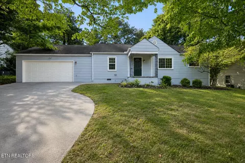 2424 Emoriland Blvd, Knoxville, TN 37917