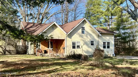 426 Rosedale Ave, Jamestown, TN 38556