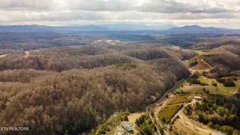 1020 Rhodes Rd, Bybee, TN 37713