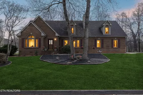 103 Nelson Pl, Harriman, TN 37748