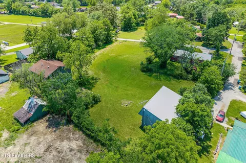 214 S 5th Ave, Baxter, TN 38544 photo 4