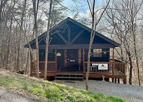 1520 Ski View Ln, Sevierville, TN 37876