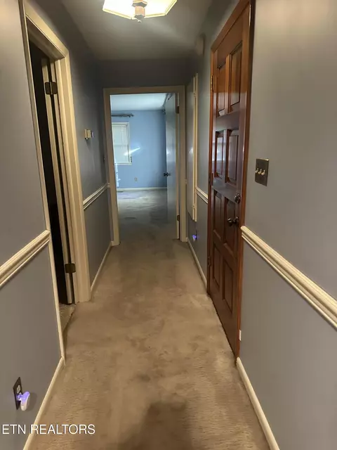 Entry Way - 2794 Us Hwy 25 E, Middlesboro, KY 40965 photo 3 of 3