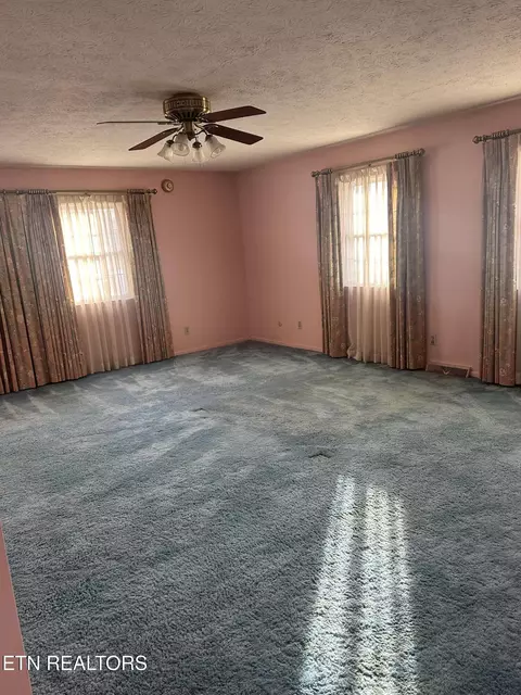 Bedroom - 2794 Us Hwy 25 E, Middlesboro, KY 40965 photo 1 of 6