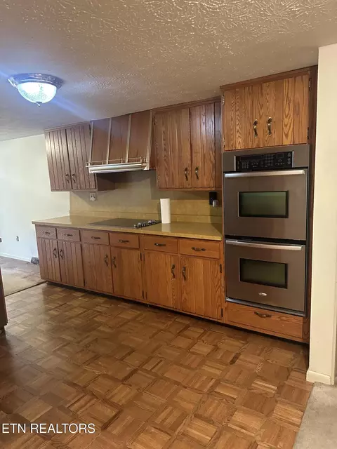 Kitchen - 2794 Us Hwy 25 E, Middlesboro, KY 40965 photo 4 of 5